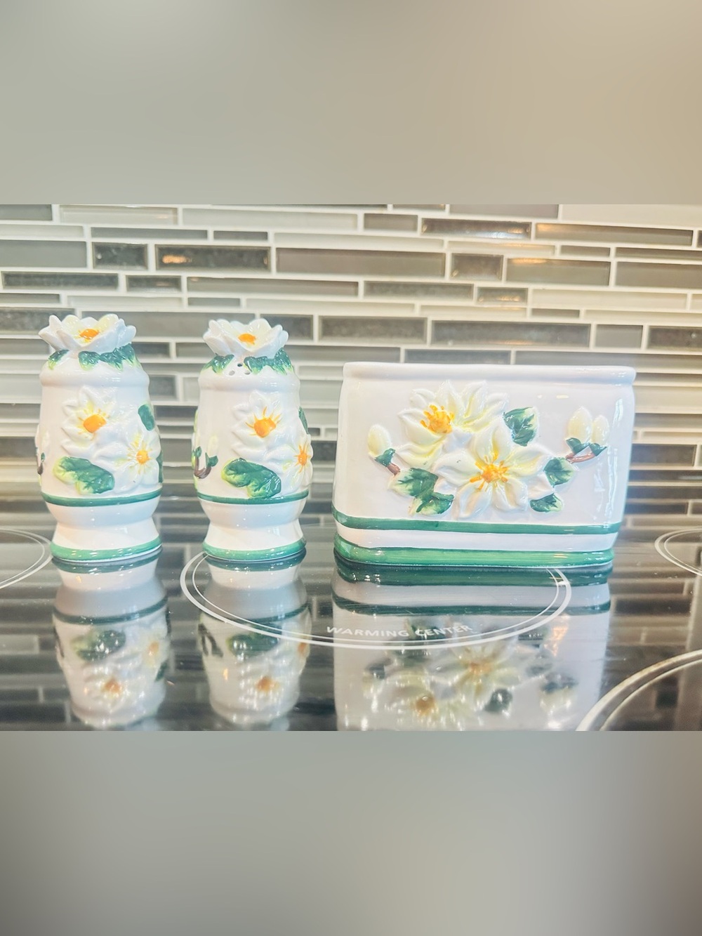 Vtg Ceramic Hand-Painted Magnolia Collection Napkin Holder/Salt & Pepper Shaker